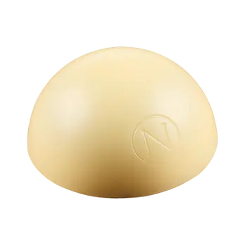 WHAT'S INSIDE?
In the Dôme, you'll find a little orb of sheer, undiluted bliss. Using a sweet white chocolate shell, a hazelnut praliné core, and hints of toasted, caramelised sesame, we've created an intriguing fusion of flavours that will keep you enthralled from the first bite to the last.