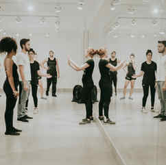 AULAS DE DANÇA