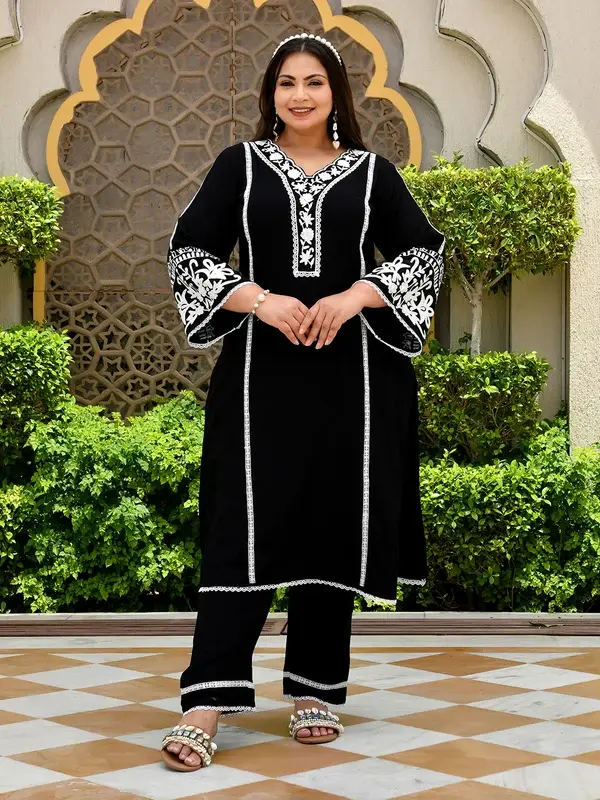 Curves in Style: The Ultimate Guide to Plus Size Kurta Sets