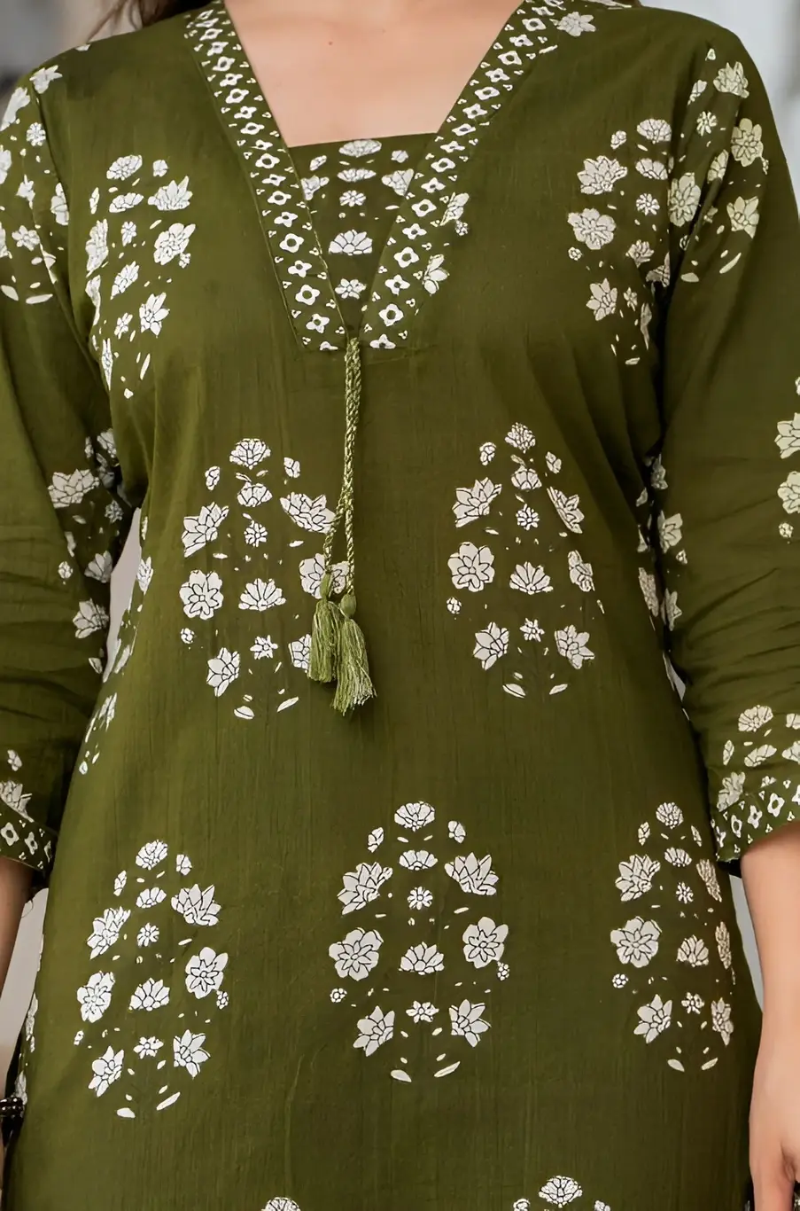Thumbnail: Women Green Long Plus Size Festive  rayon Printed Kurta Pant Dupatta