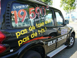 autocollant publicitaire voiture.jpg