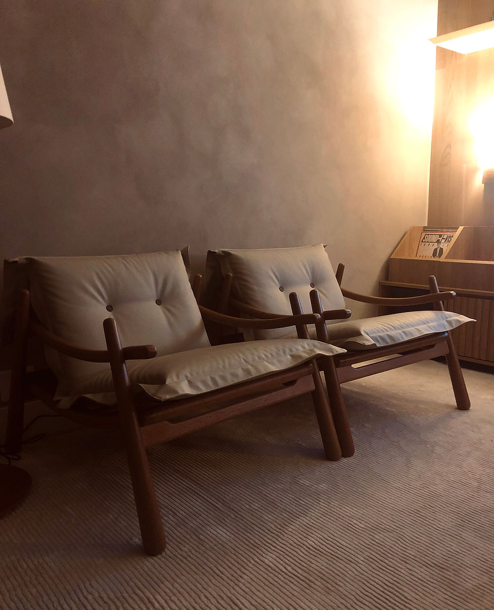 Miniature : Sillón de madera con reposabrazos