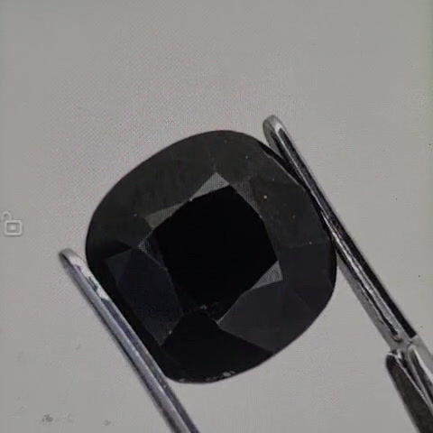 Thumbnail: Serendibite 5,470ct. mit Zertifikat