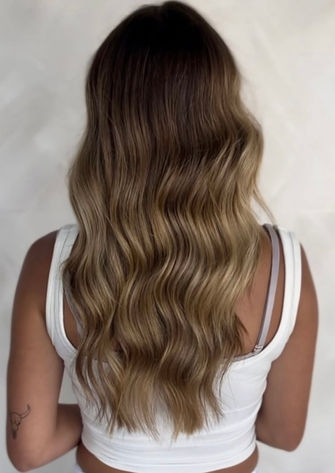 very lived in bronde, beach hair, beach waves