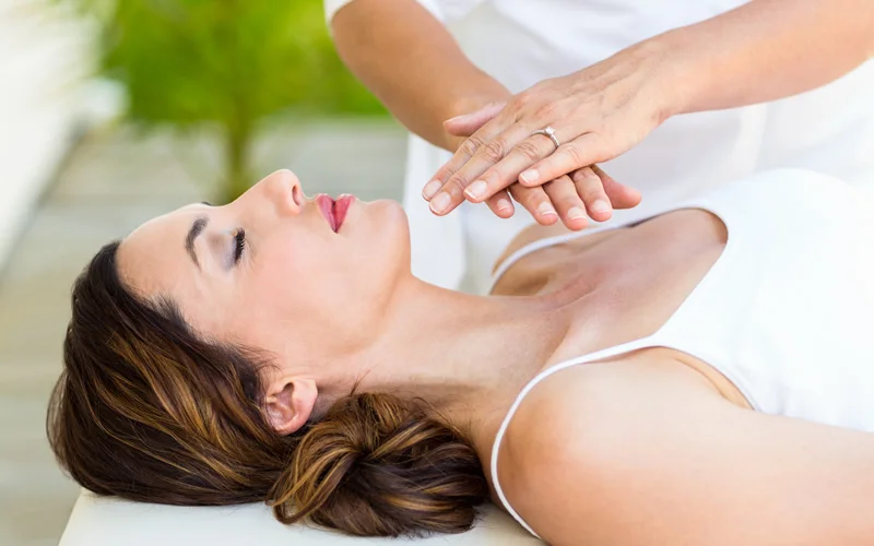 Reiki therapy cleaning energetic blockages