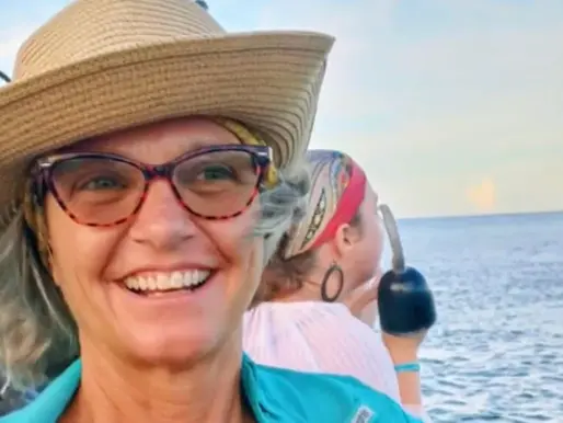 Lynette Hooker's texts to friend about husband Brian: "I can't be out there with him"
