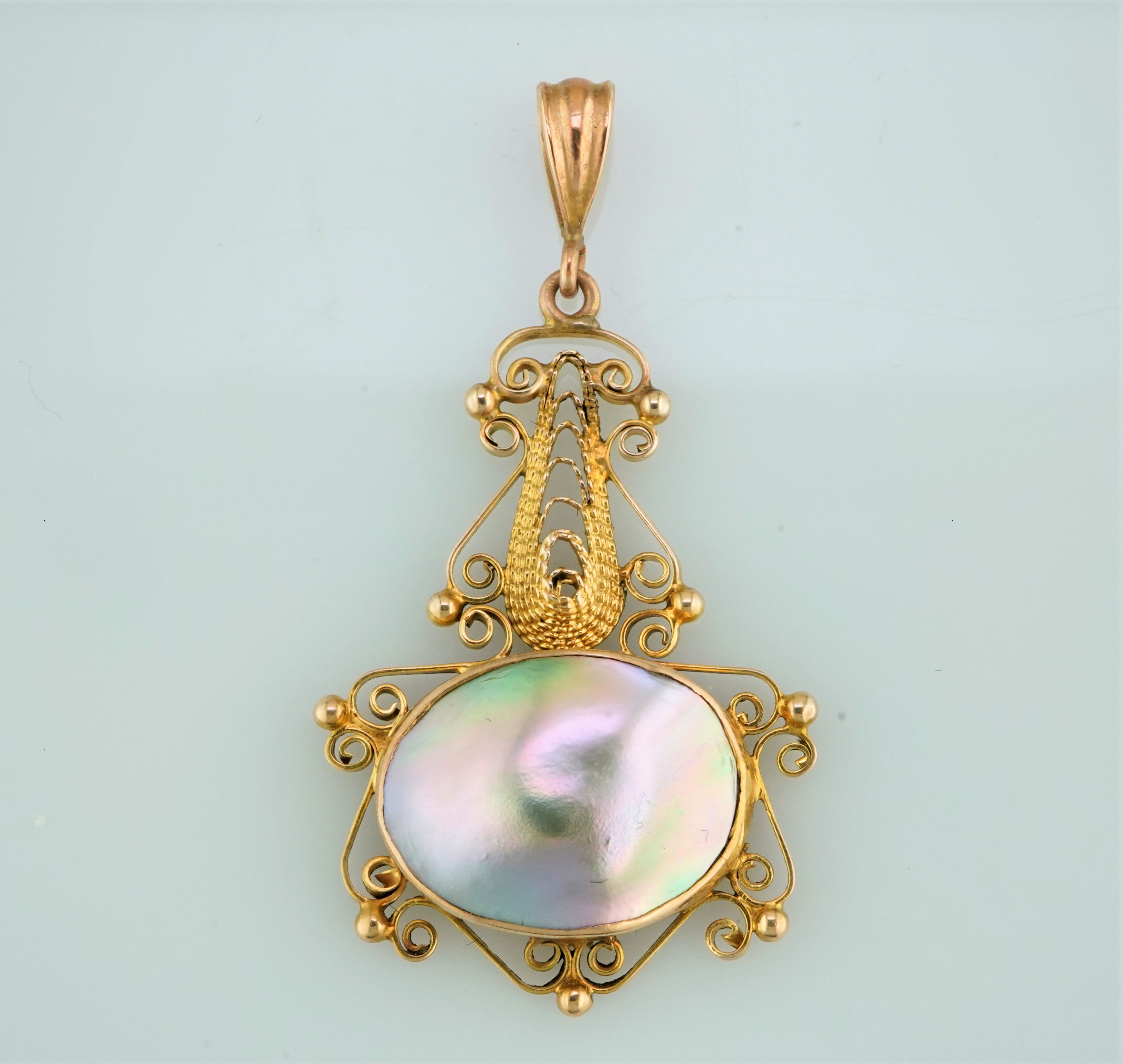 10k mother-of-pearl pendant