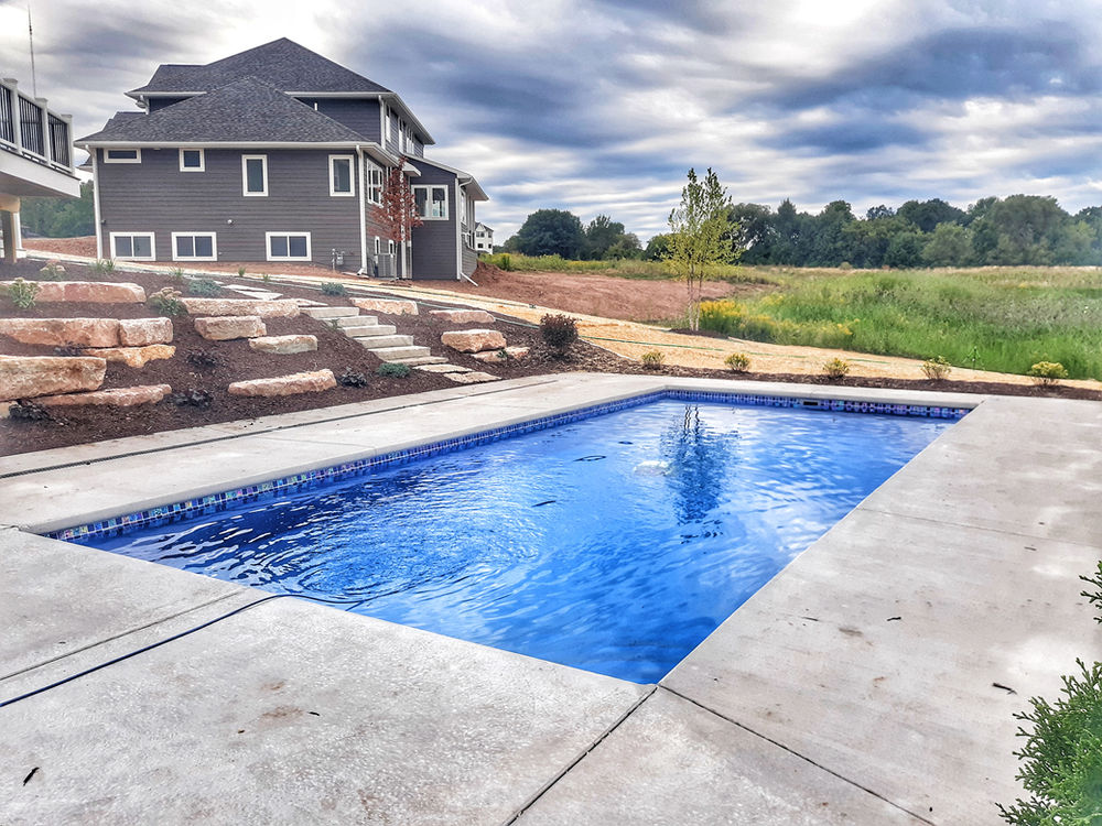 tiling a fiberglass pool