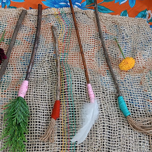 Tintas e pinceis naturais - Sesc Bertioga - Ateliê Passarada