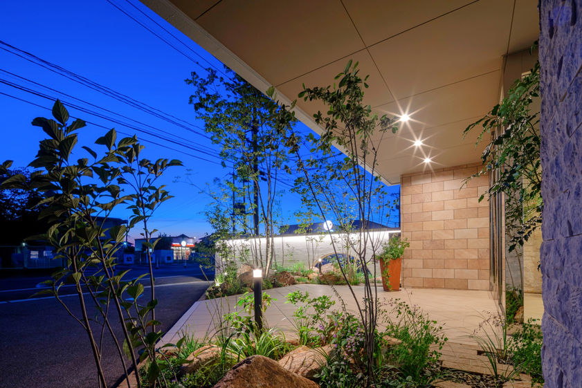 企業の顔になる空間にも、自然の力を。