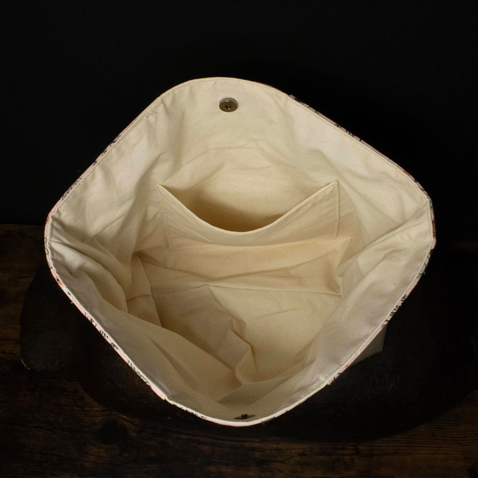 phat girlz fibre I crochet large bucket bag stock photo