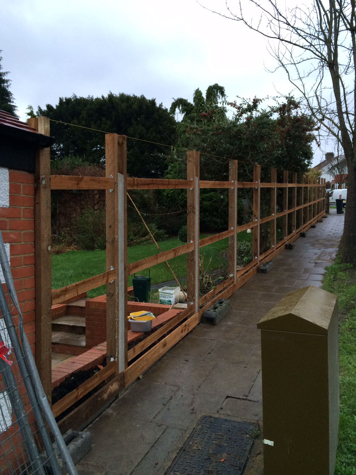 Posts & arris rail