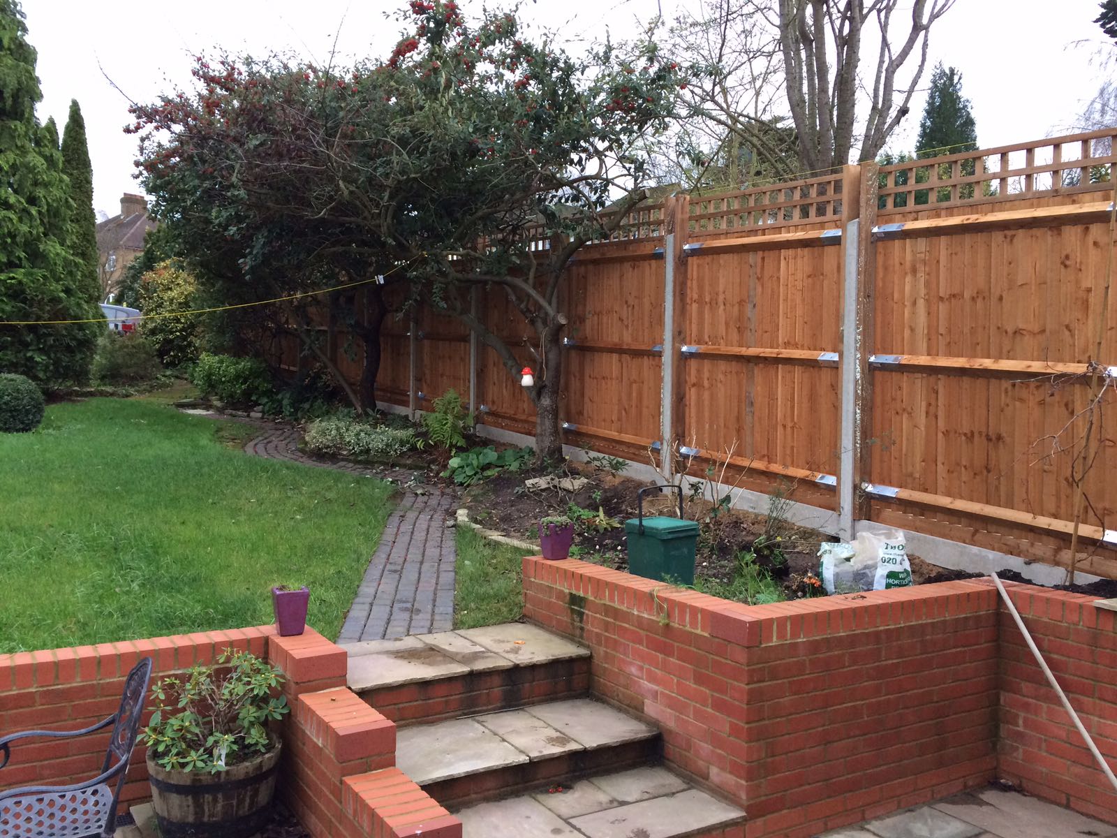 Closeboard fencing