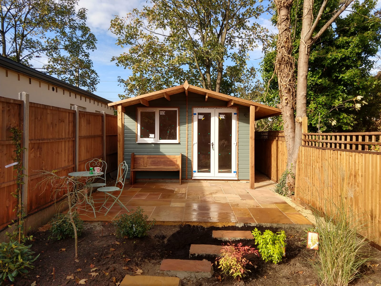 Cheap Garden office supplier London