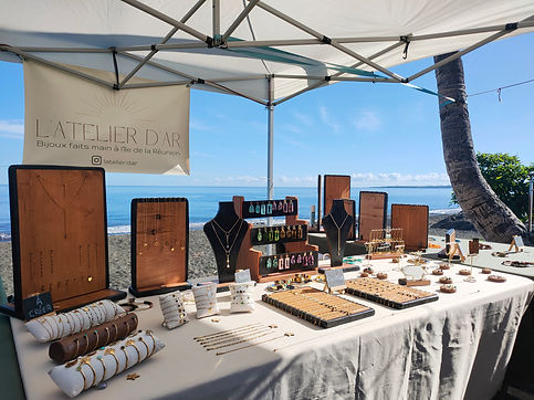 Marché forain ile de la réunion, bijoux faits main en acier inox doré 316 et pierres natur