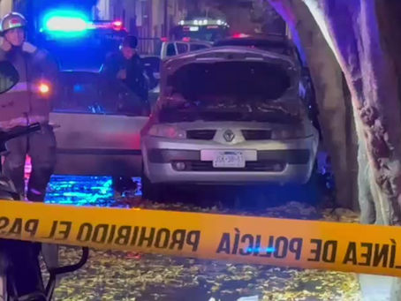 Incendio de vehículo en el Centro de Guadalajara por presunto vandalismo
