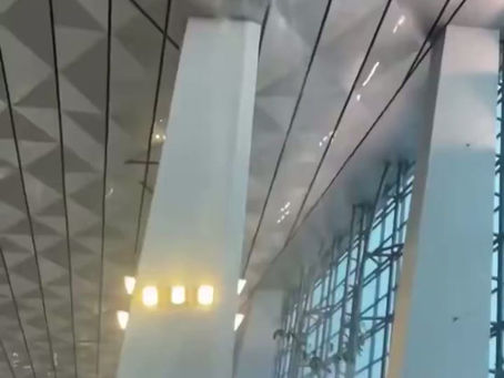 Colapso de techo en Aeropuerto Soekarno-Hatta tras fuertes lluvias en Indonesia