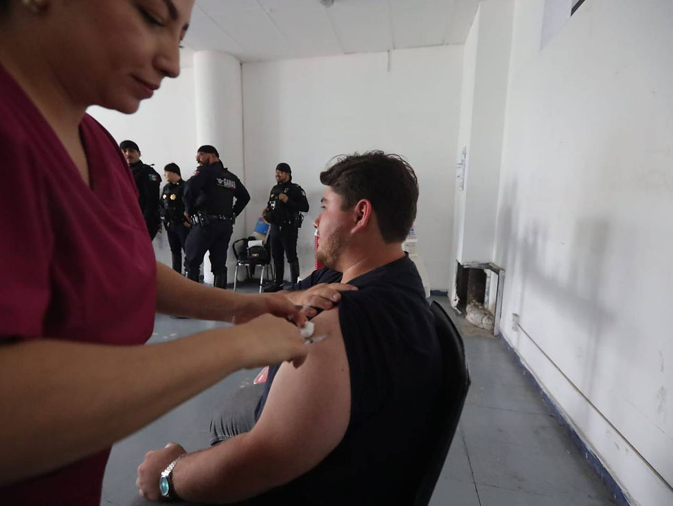 Comisaría de Guadalajara aplica más de 1,200 vacunas contra el sarampión a policías y familiares