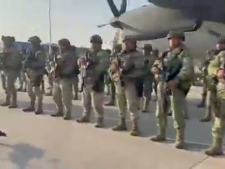 Arriban 180 elementos de Fuerzas Especiales del Ejército a Culiacán para reforzar seguridad