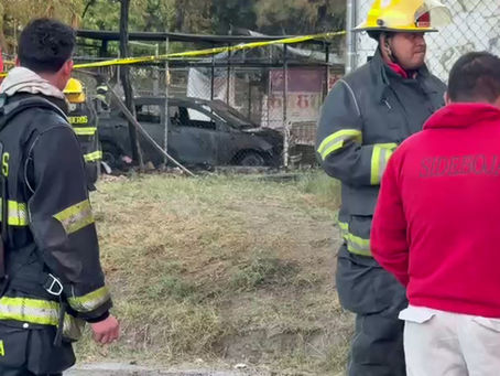 Auto Nuevo Incendiado en Infonavit Estadio, Guadalajara