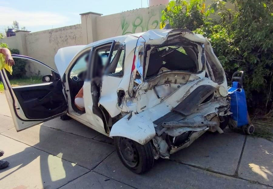 Accidente vial en Tlajomulco deja 12 lesionados tras volcadura de camión de carga