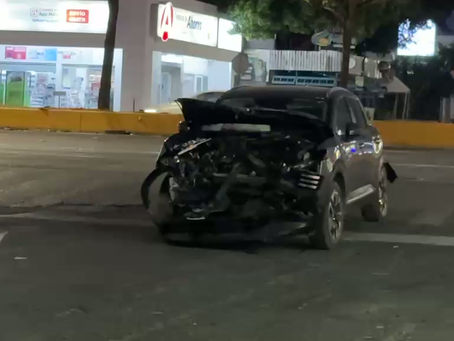 Accidente en López Mateos termina con conductor enviado al CURVA