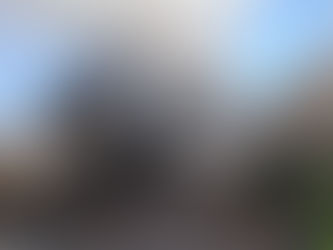 Incendio consume vehículo pesado con llantas en pensión de La Calera