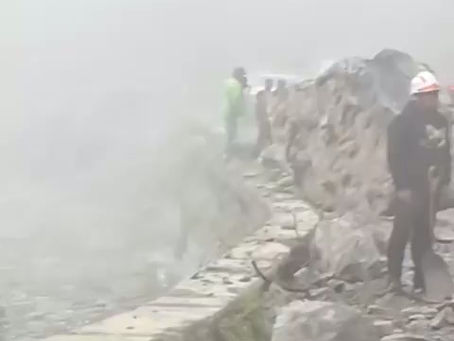 Riesgo vial en Nuevo León: Reportan deslaves en la zona de la Sierra Madre Oriental