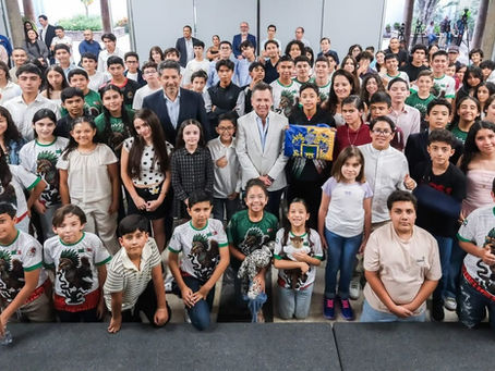 Gobernador Pablo Lemus abandera a delegación estudiantil para la Olimpiada de Matemáticas SIMOC en Singapur