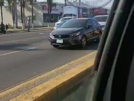 Fuerte carambola en la Avenida López Mateos a la altura de San Agustín