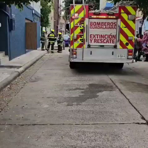 Explosión en fábrica de medallas provoca evacuación en la colonia La Guadalupana Norte de Guadalajara