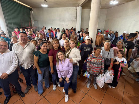 Nena Farías encabeza gira de apoyos sociales en colonias de El Salto