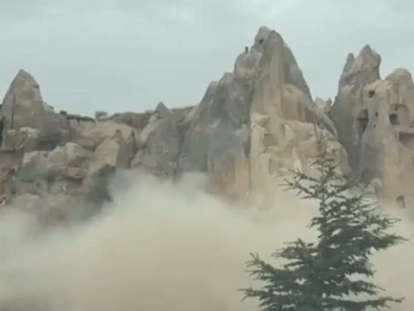 Tragedia en Capadocia: Colapsa famosa chimenea de hadas en Turquía