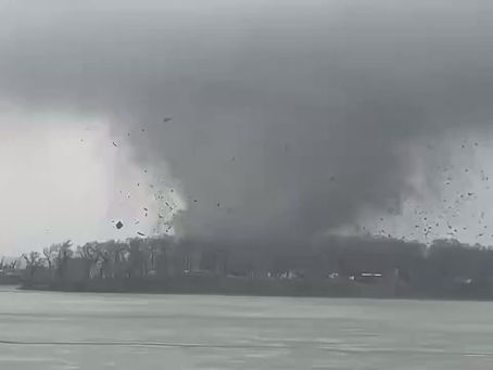 Tornado Devastador Golpea Cerca de Union City, Michigan