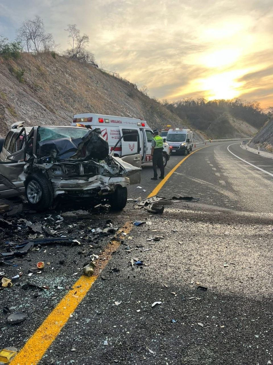 Accidente en la autopista Tepic-Puerto Vallarta deja tres muertos y un herido