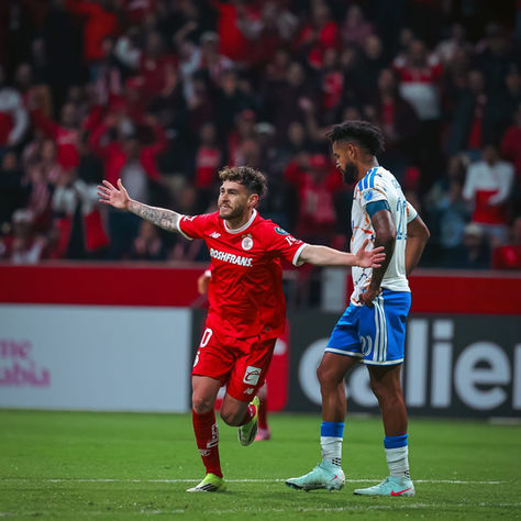 Toluca golea y avanza en la Concachampions
