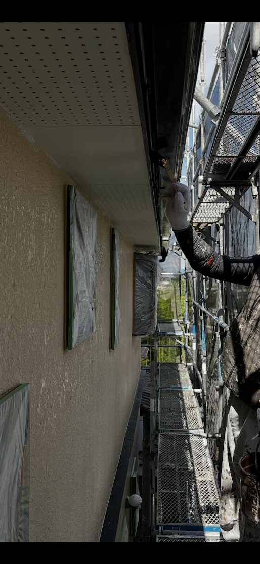 雨樋塗装施工中