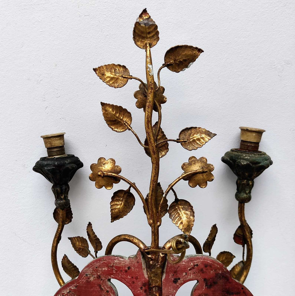 Thumbnail: Palladio Giltwood & Metal Urn Shaped Sconce
