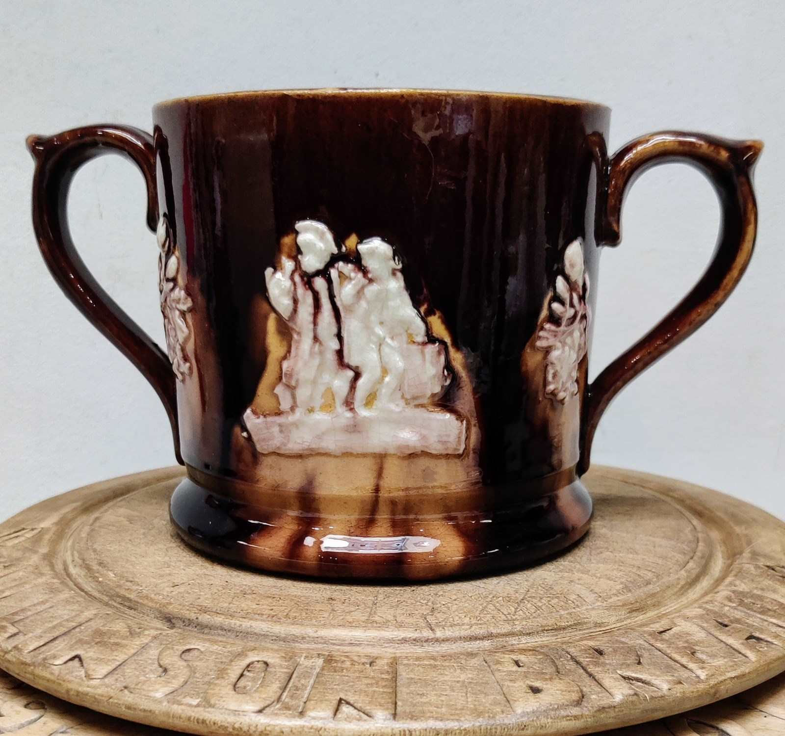 Rockingham Treacle Glazed Frog Tyg