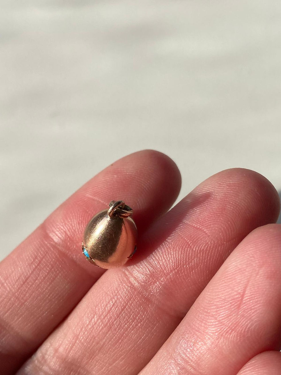 Thumbnail: 9ct V Small Egg With Tiny Turquoise Stars