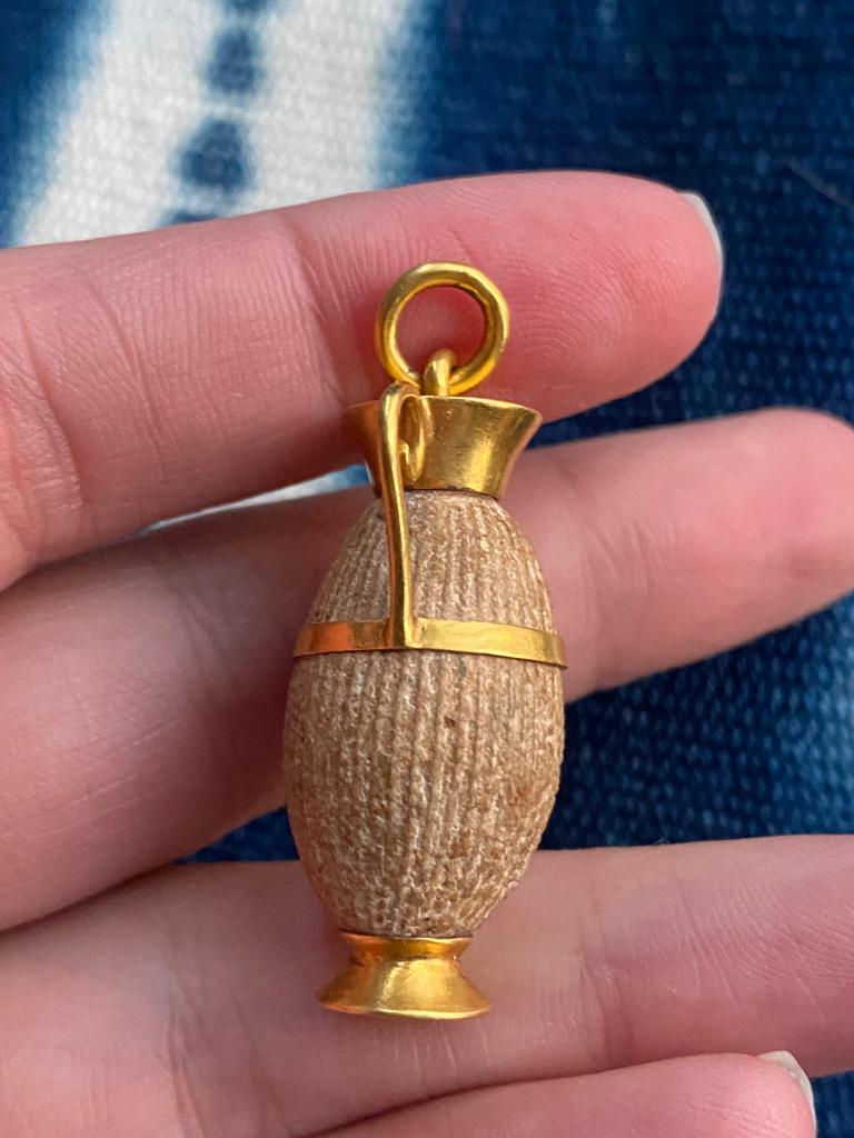 Thumbnail: 18ct Amphora Pendant