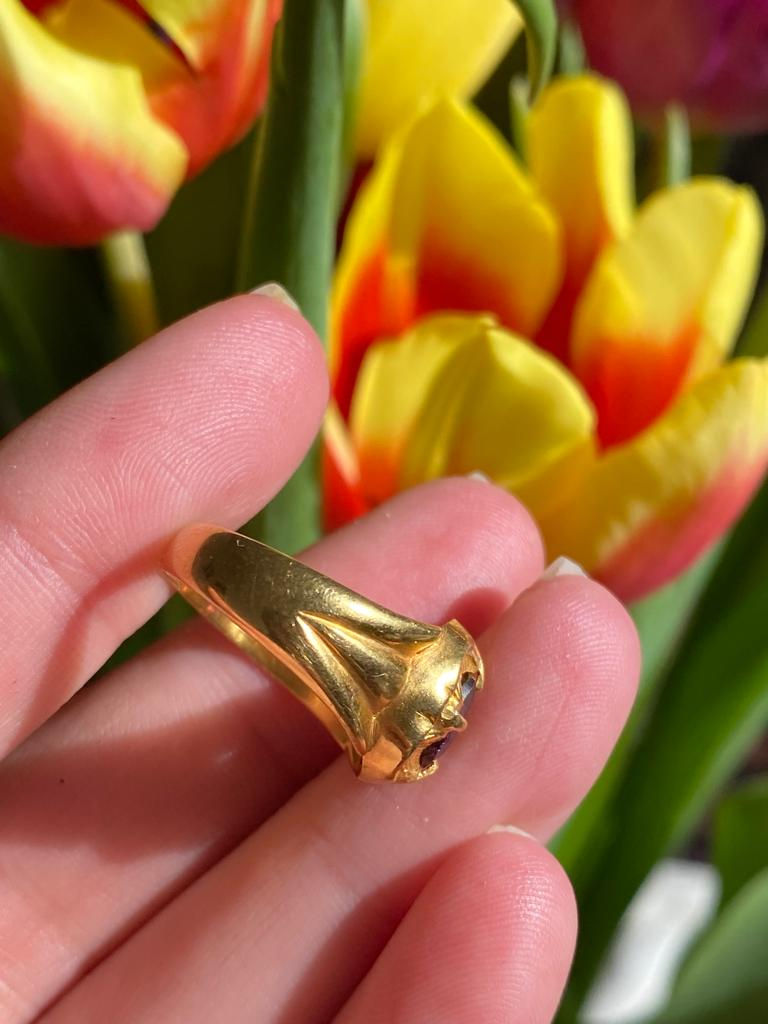 Thumbnail: Victorian High Carat Garnet Ring