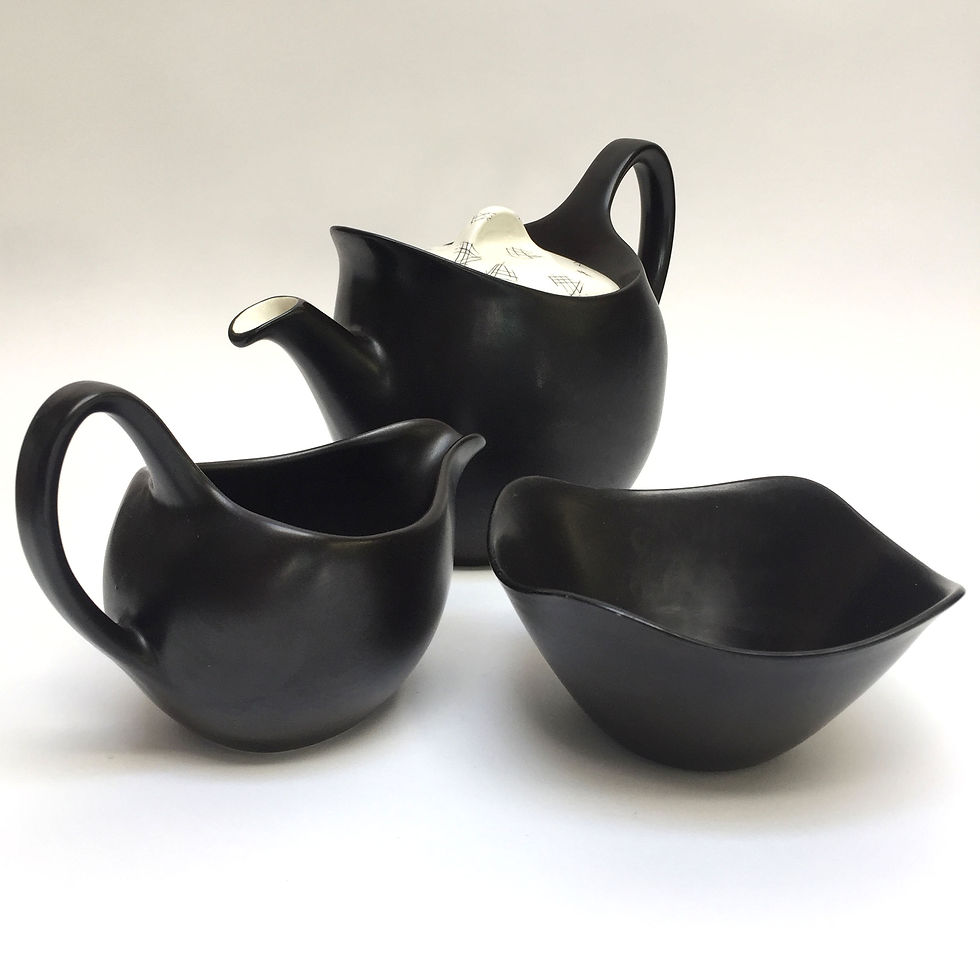 Midwinter 'fashion shape' three pice tea set