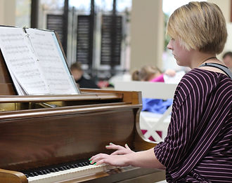 Piano Lessons for teens