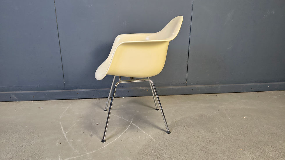 Thumbnail: Vintage Dax Chair by Charles and ray eames for Vitra, 1990s