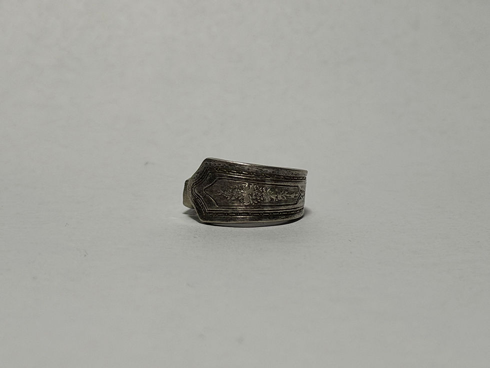 Thumbnail: Silver Ring 10 with ornate engraved detailing