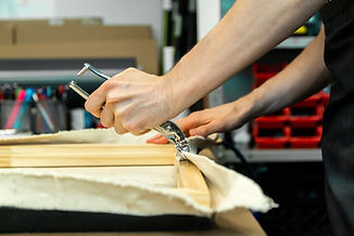 expert making a canvas frame