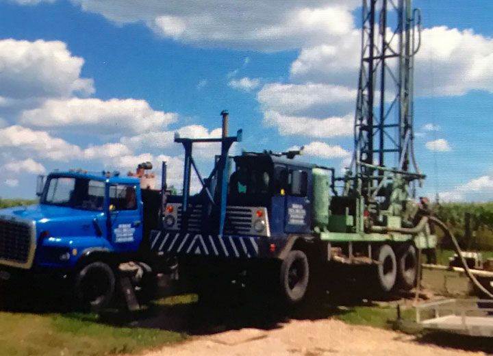 Blue well drilling rig