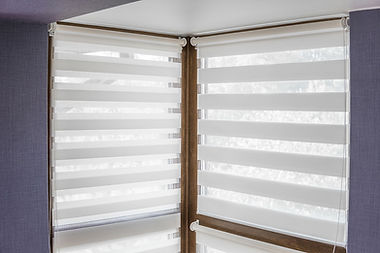 stores horizontaux blancs 