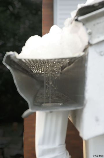 Snow on eavestrough